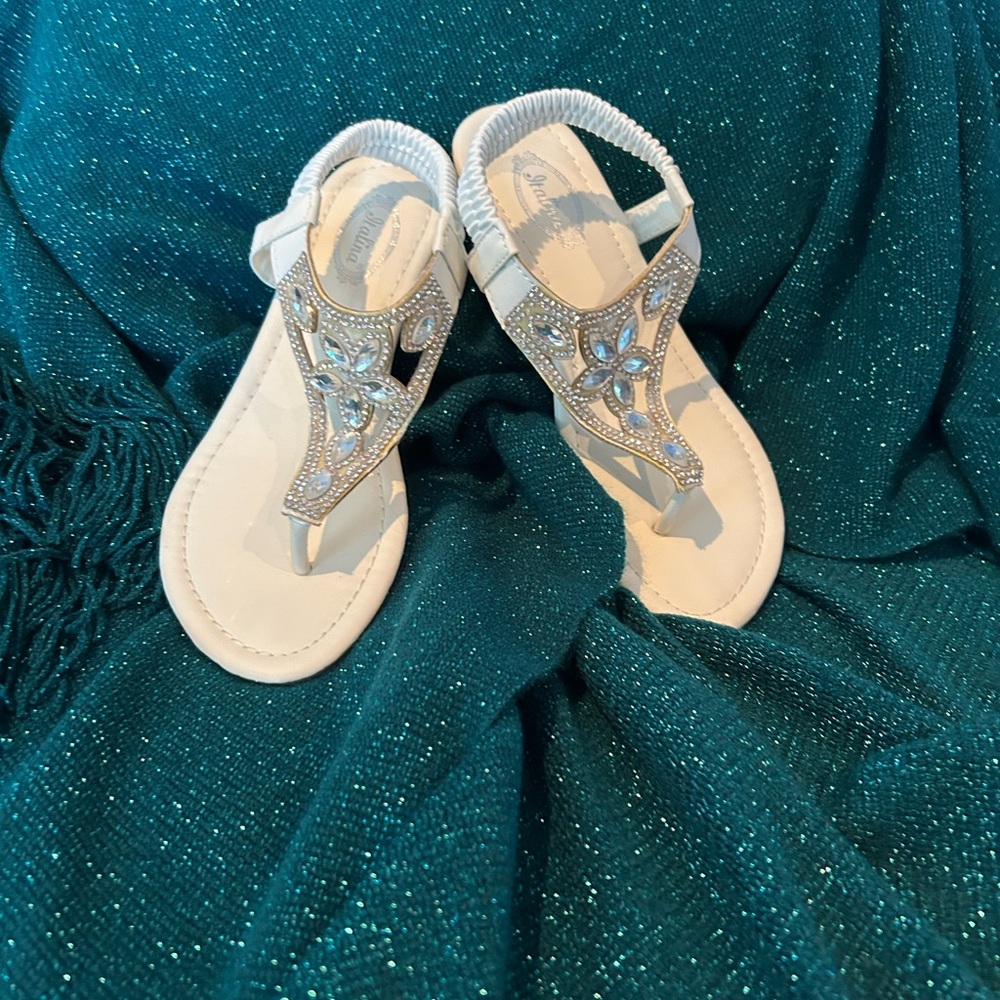 New Without Tags Italina White Wedge Thong Sandals w/Rhinestone Accents Size  6